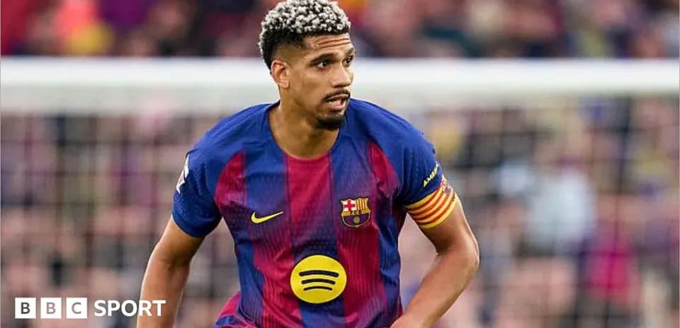 Player in FC Barcelona kit during match