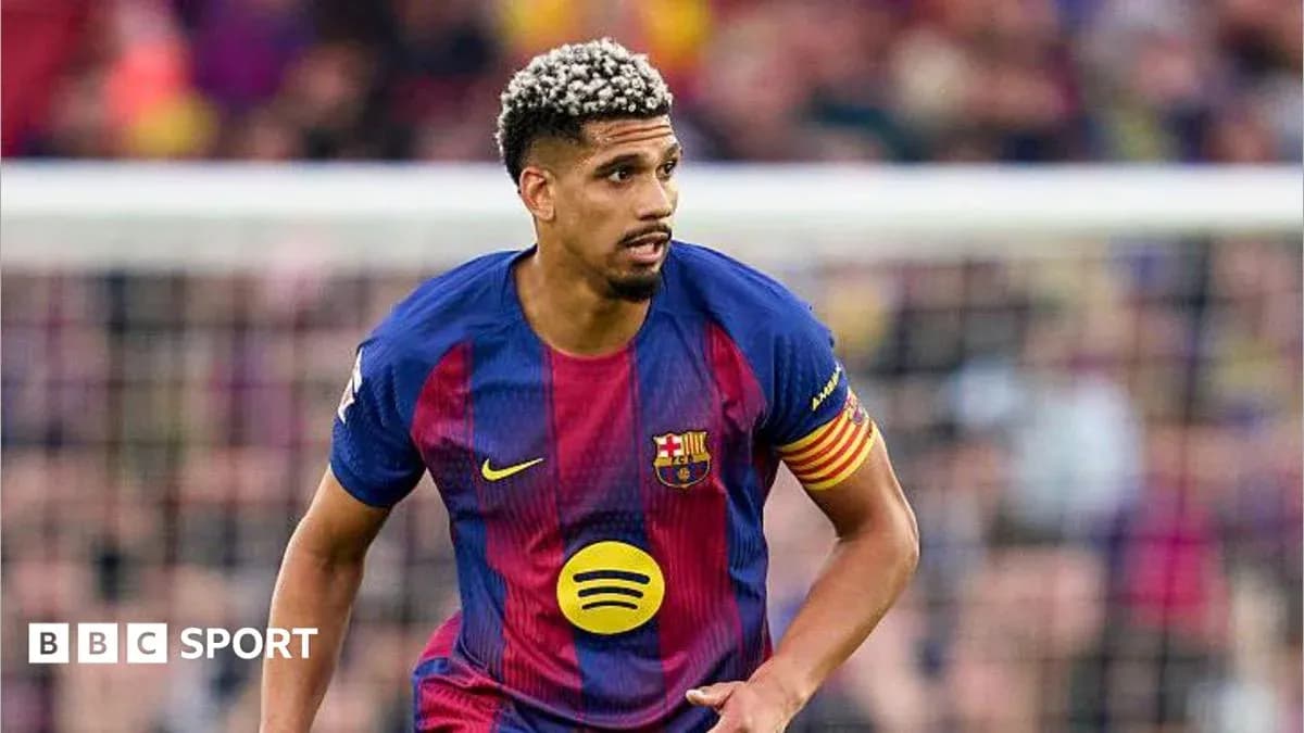 Player in FC Barcelona kit during match