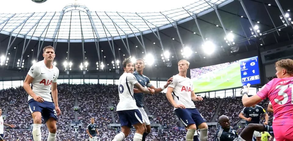 Players competing during Tottenham vs Newcastle match