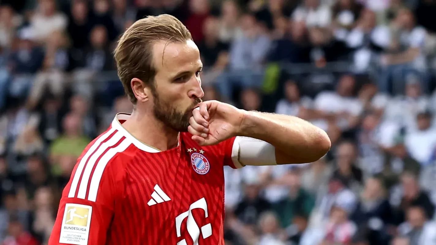 Player celebrating after scoring a goal for Bayern Munich