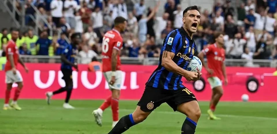 Lautaro Martínez celebrating a goal for Inter