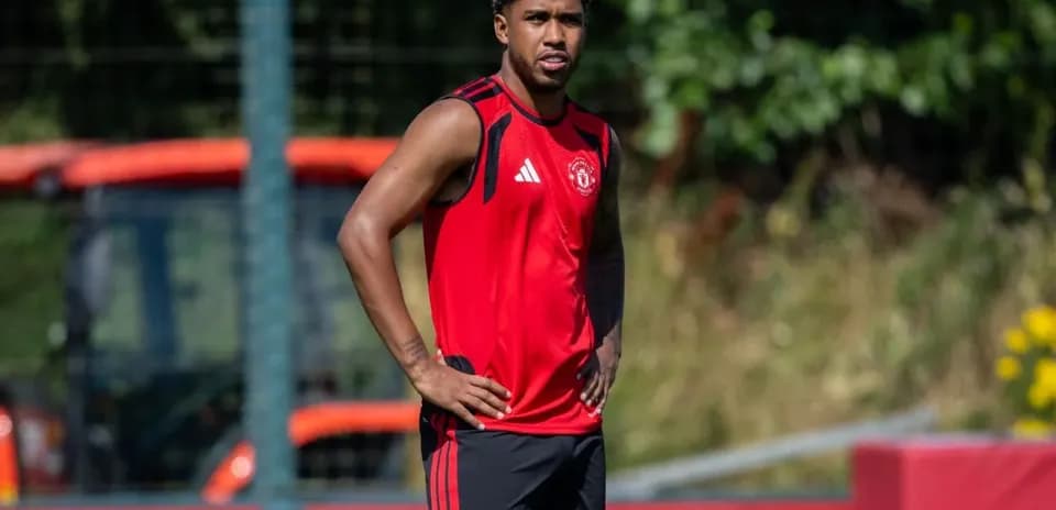 Player in Manchester United training kit during session
