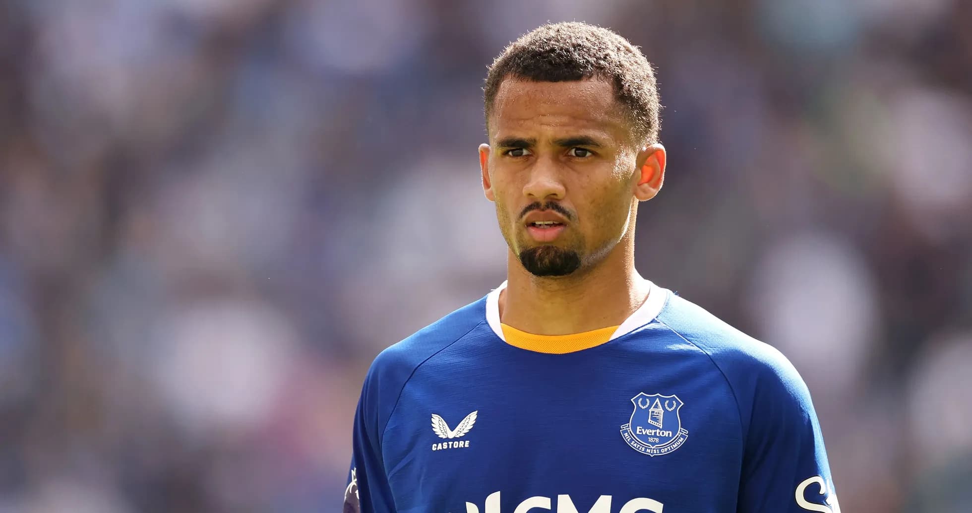 Player in Everton jersey during match preparation