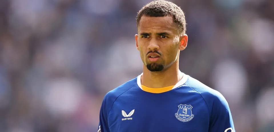 Player in Everton jersey during match preparation