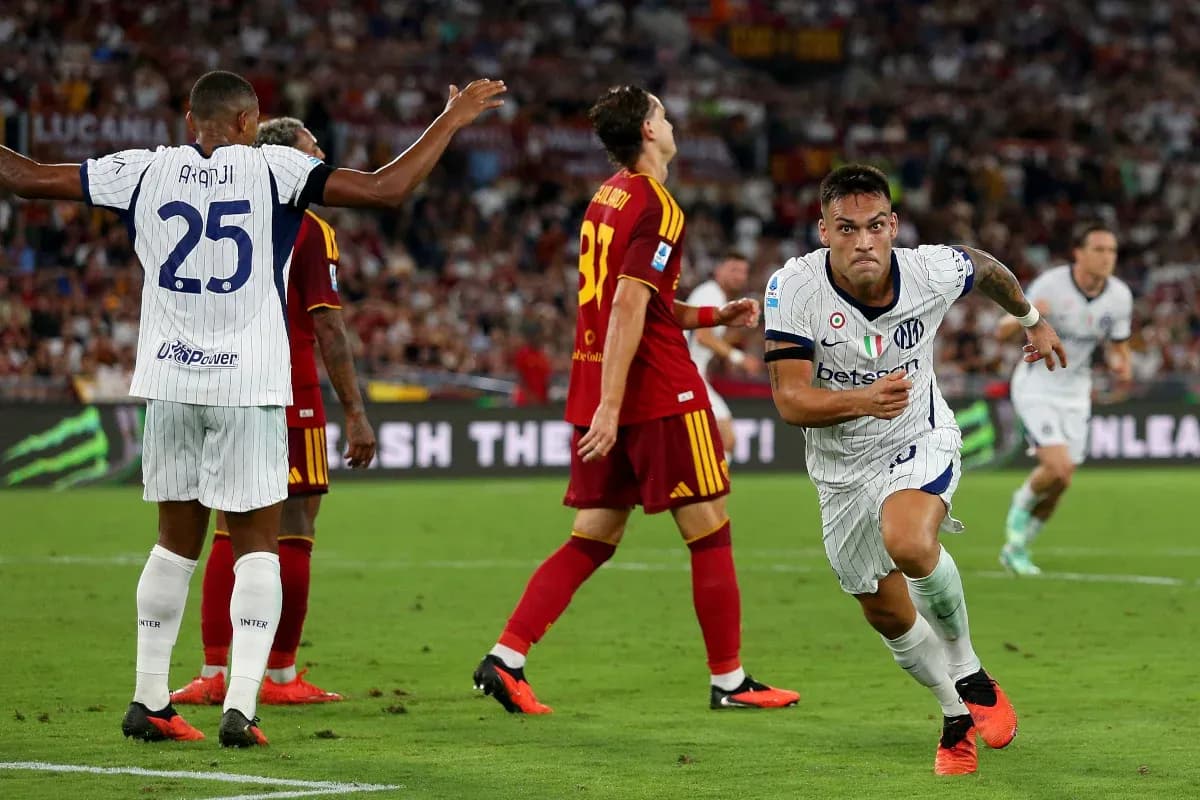 Lautaro Martinez celebrating goal against AS Roma