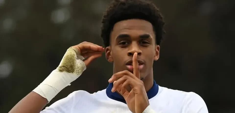 Player signaling for silence during a match