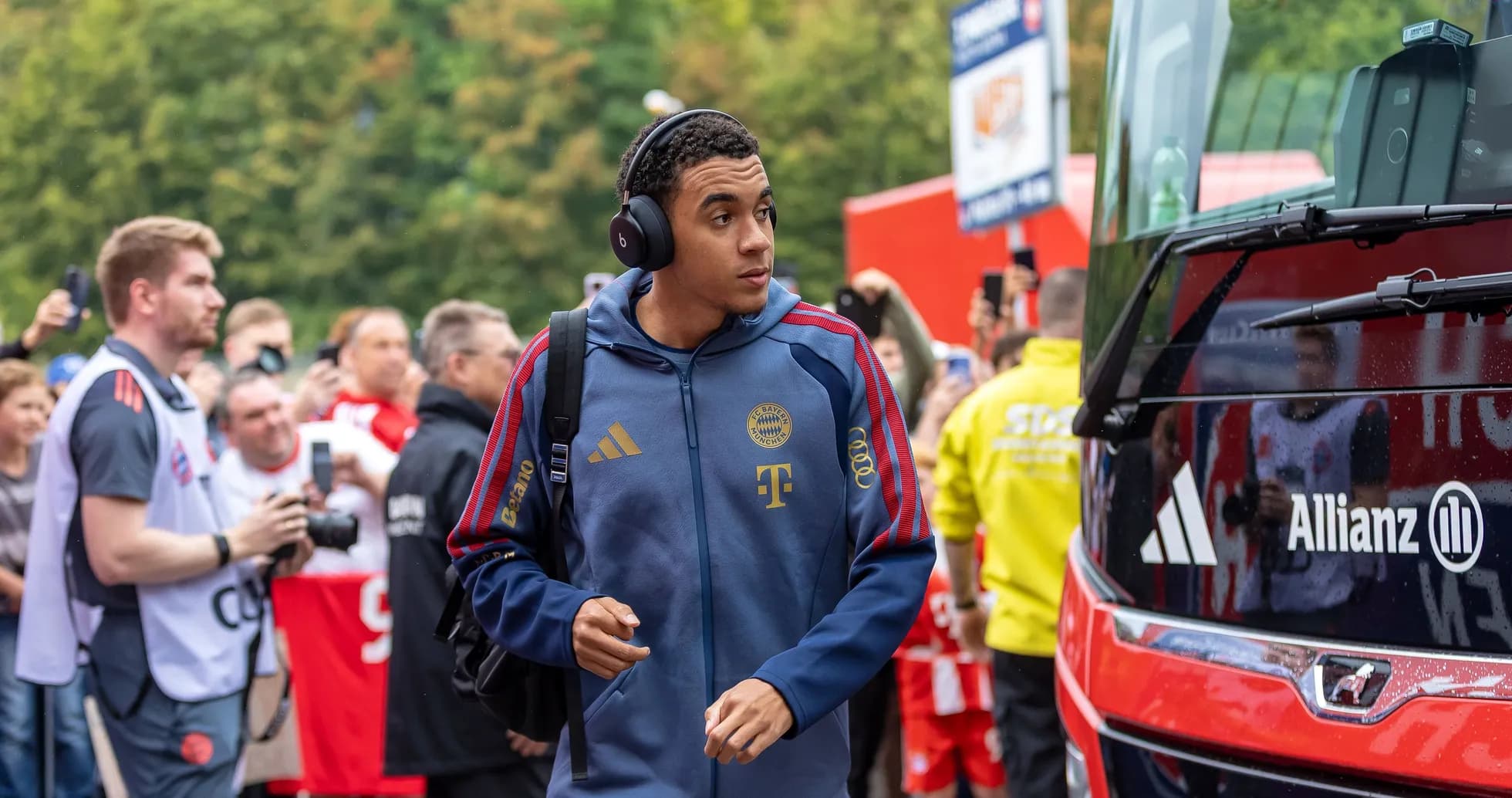 Player arriving at stadium before the match