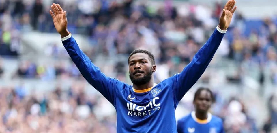Everton player celebrating during match