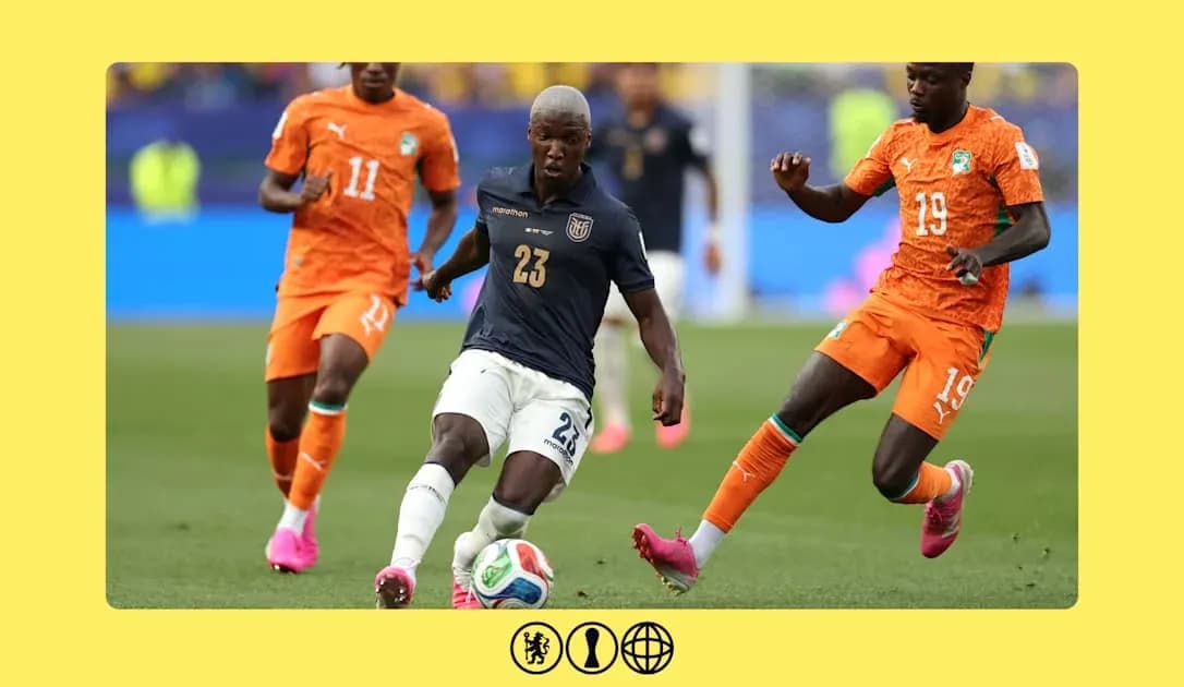 Ecuador player dribbling past Ivory Coast defenders