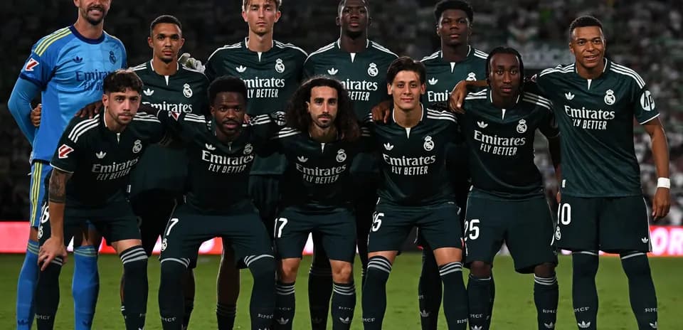 Real Madrid team lineup before the match