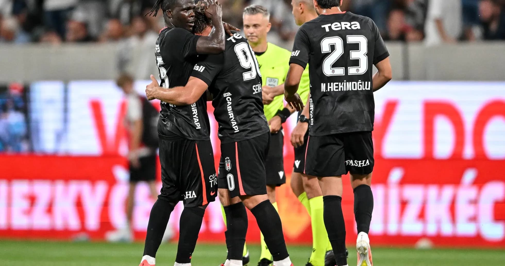 Beşiktaş players celebrating during Europa League match