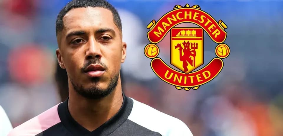 Player in Manchester United kit with team logo