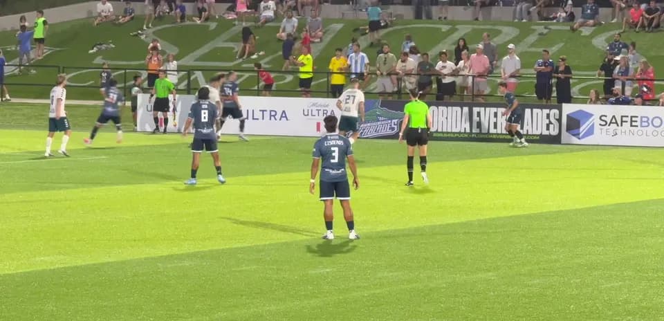 Players preparing for a throw-in during match