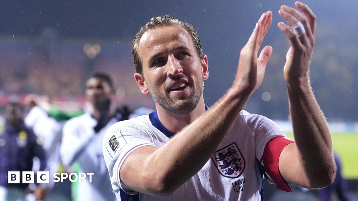 Harry Kane applauding fans after match
