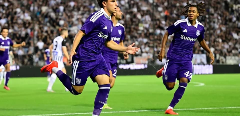 Anderlecht players celebrating a goal in match