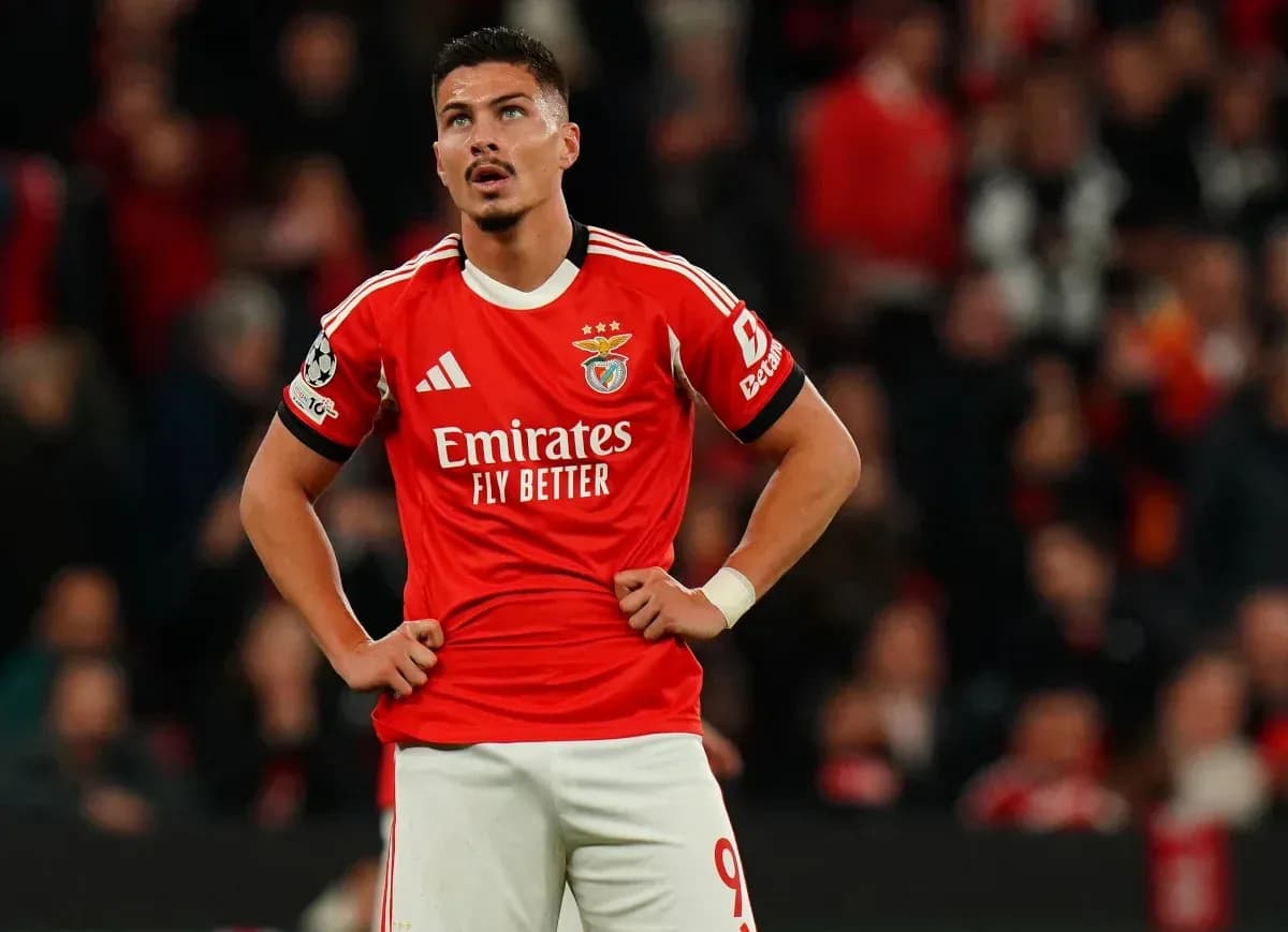 Benfica player looking up during a match