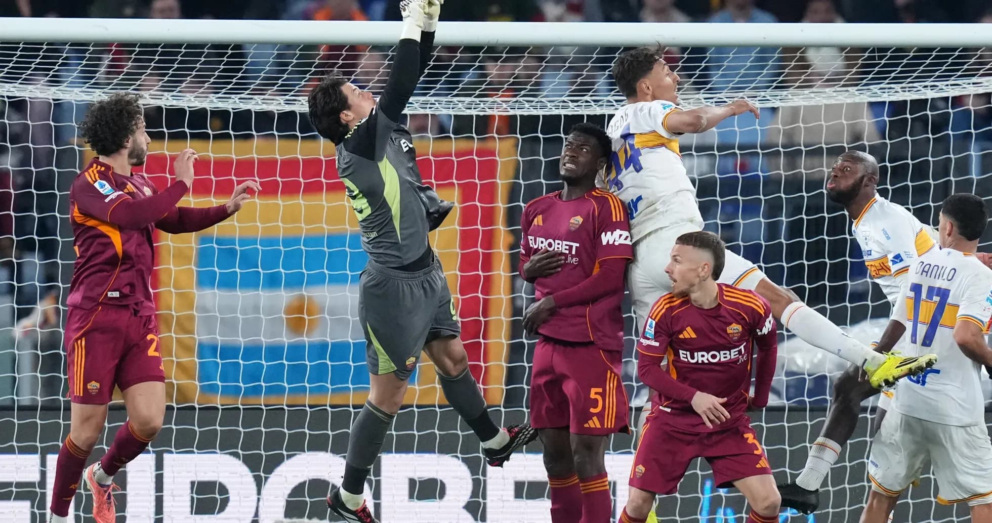 Goalkeeper catching the ball during Lecce vs AS Roma