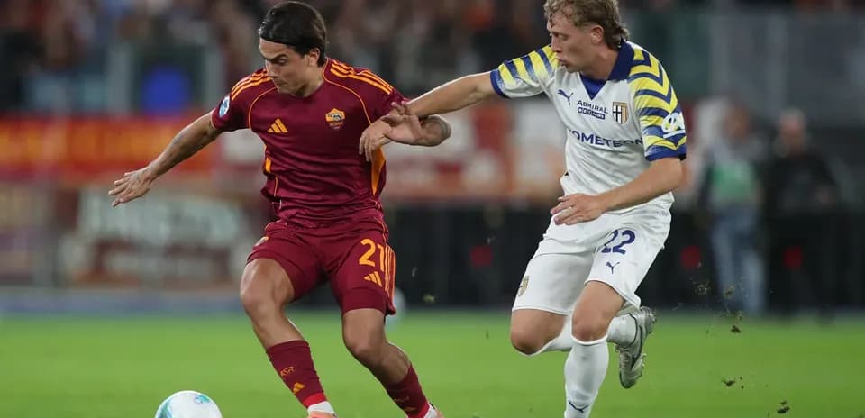 Player contesting for the ball during match