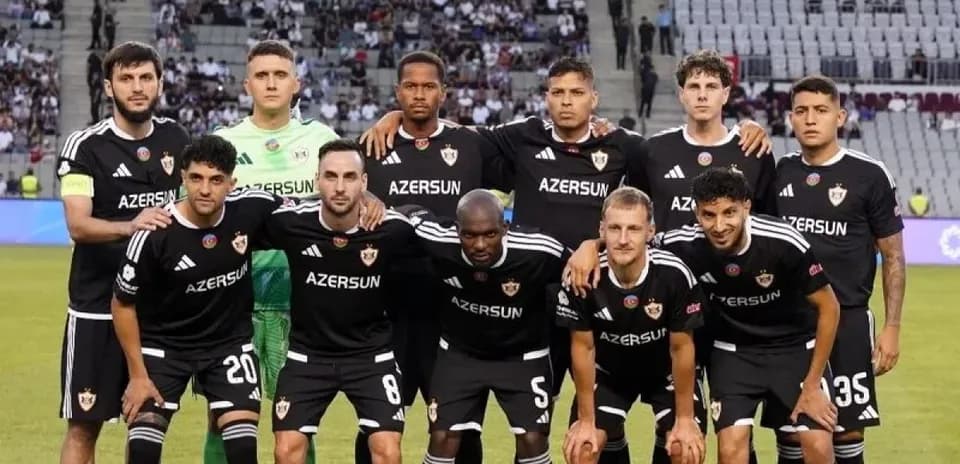 Qarabag team posing before UEFA match