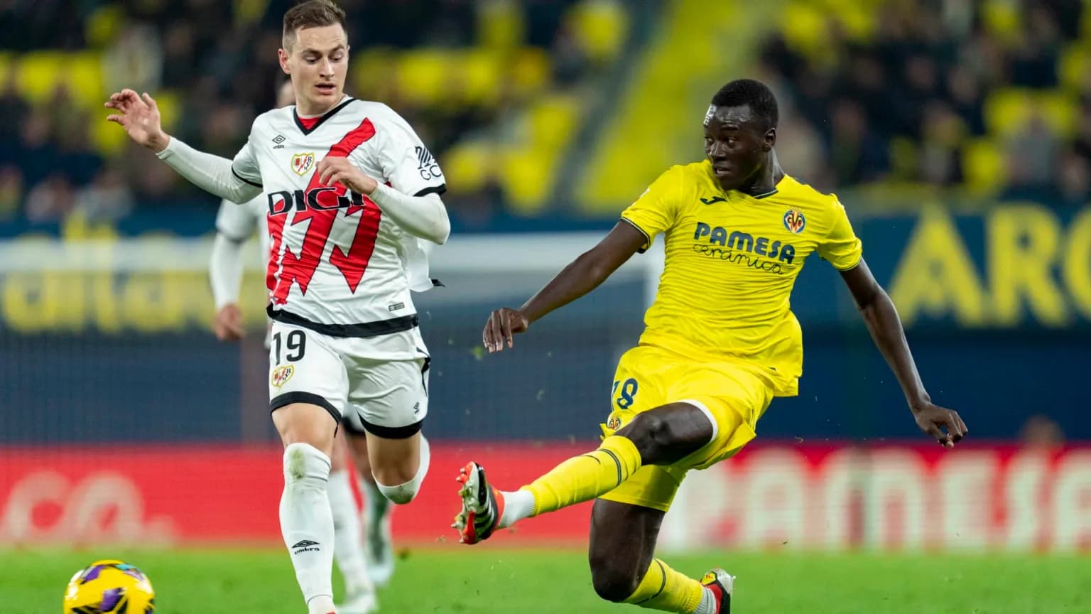 Rayo Vallecano and Villarreal players during match