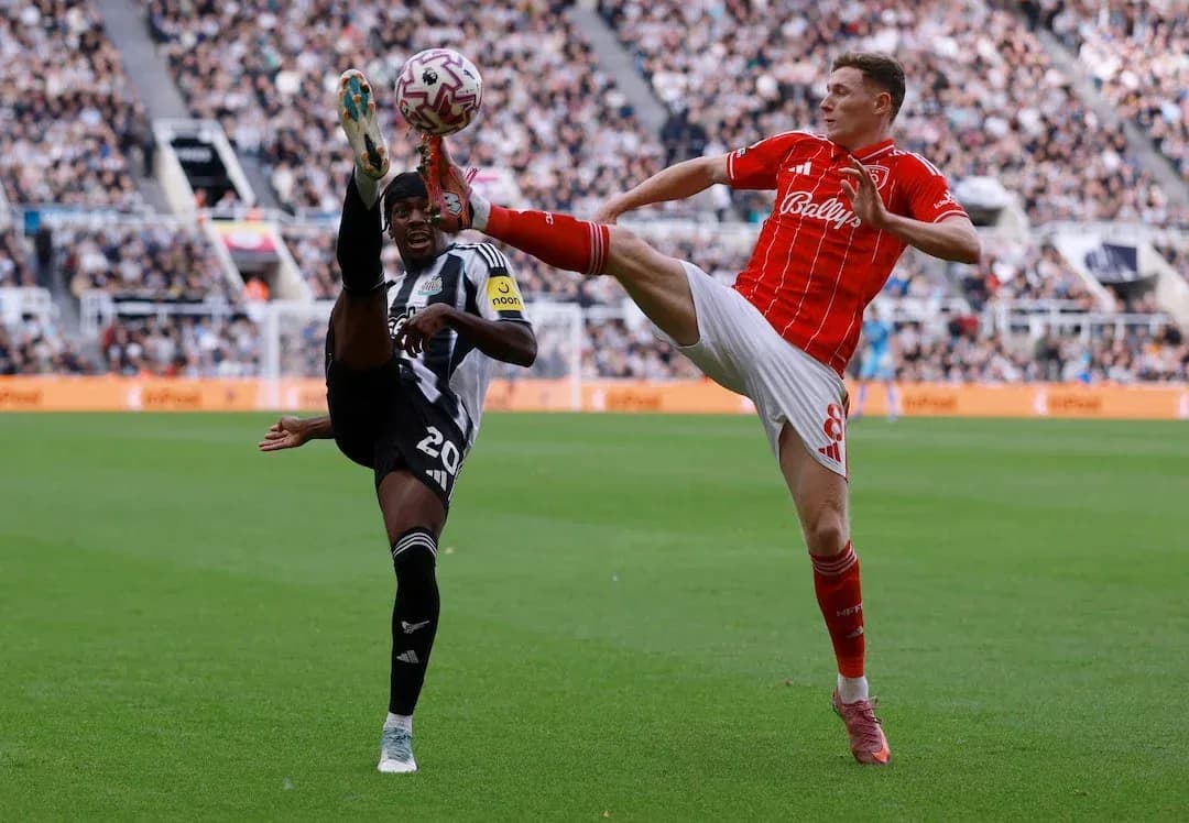 Player kicking the ball during Nottingham Forest vs Newcastle