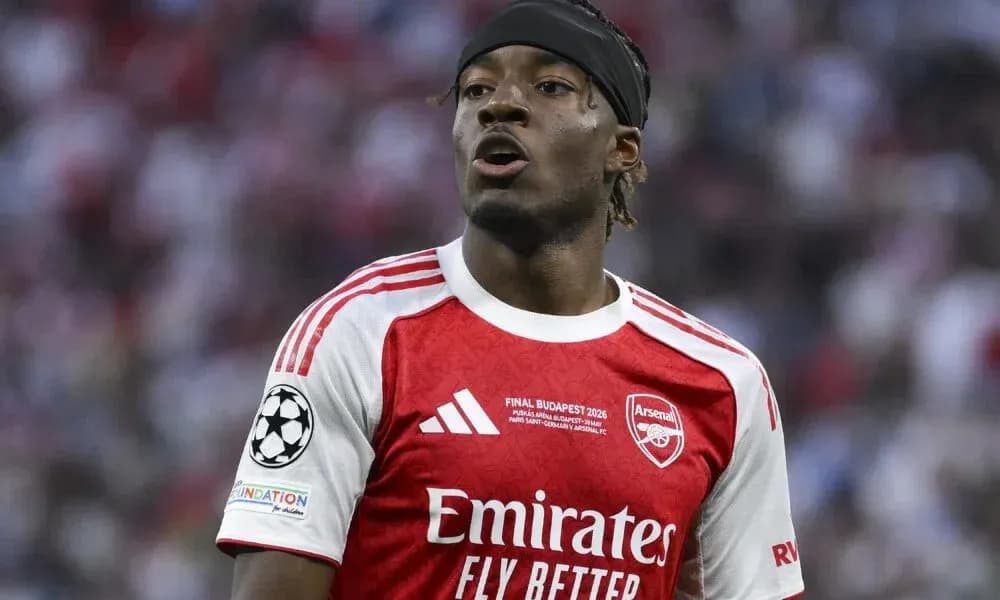 Player in Arsenal jersey during match action