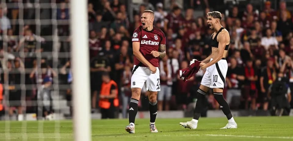 Players celebrating during Sparta Praha match