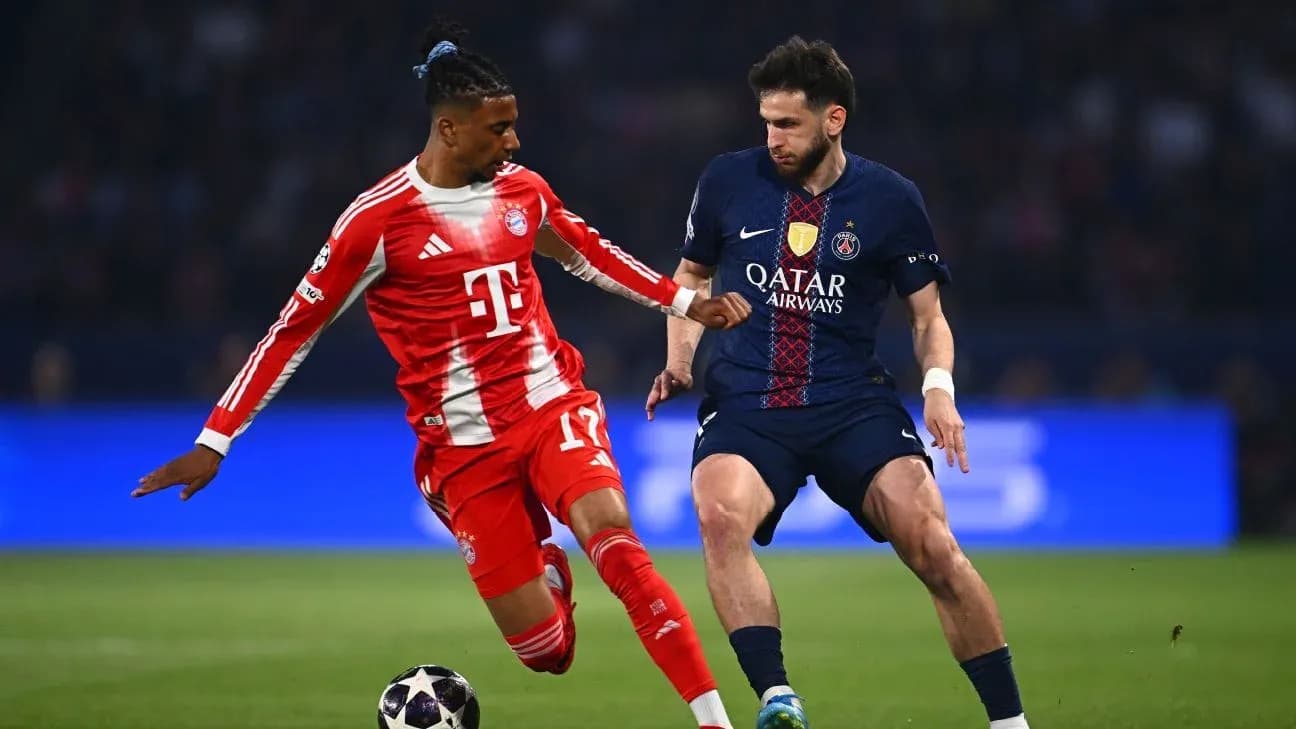 Bayern and PSG players contesting the ball