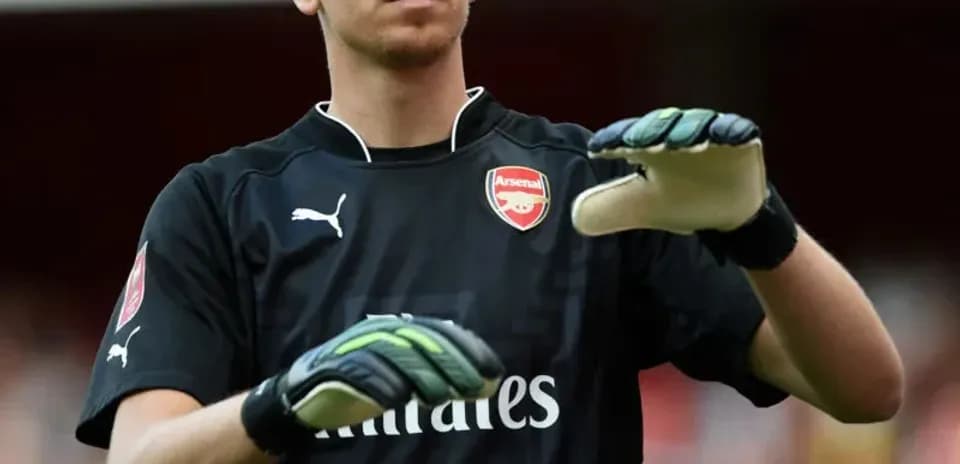Goalkeeper warming up before match for Arsenal