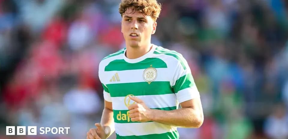 Player in Celtic FC kit running on the pitch
