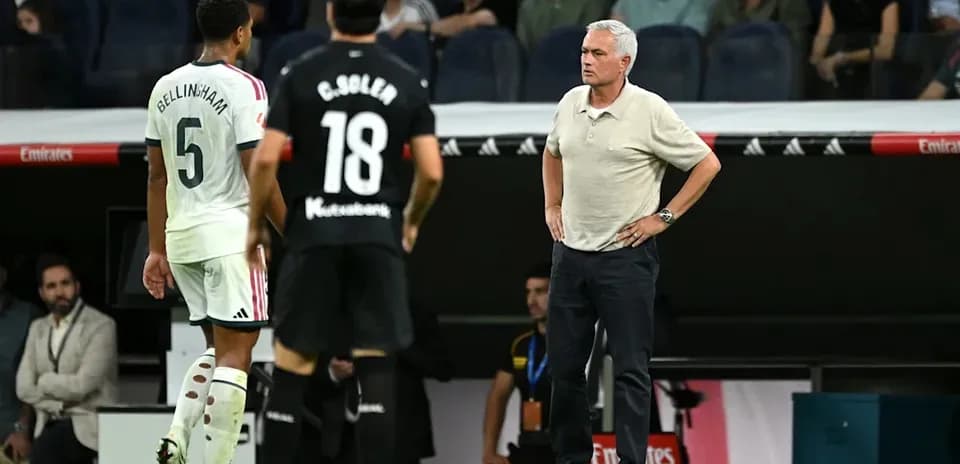 Bellingham and Soler during match, Mourinho observing