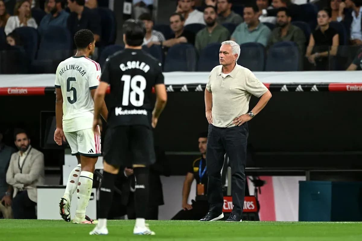 Bellingham and Soler during match, Mourinho observing
