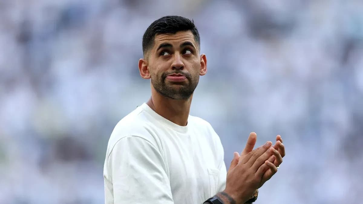 Player clapping and looking up during warm-up