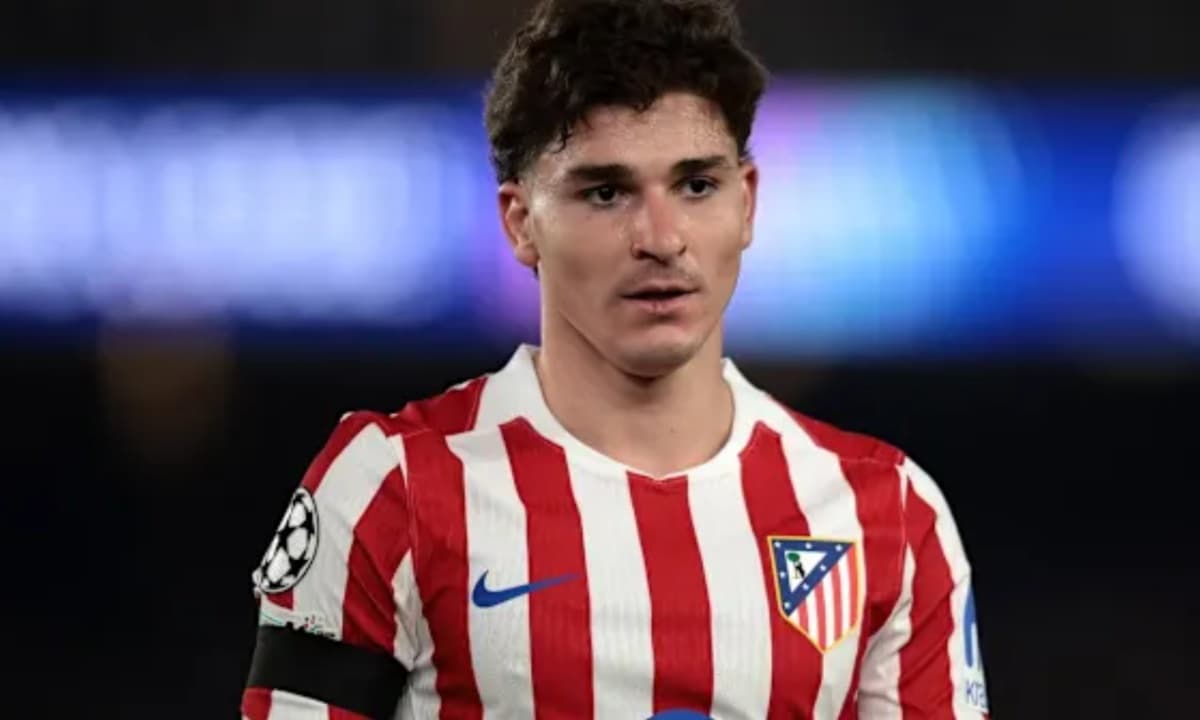 Player in Atlético Madrid kit during match
