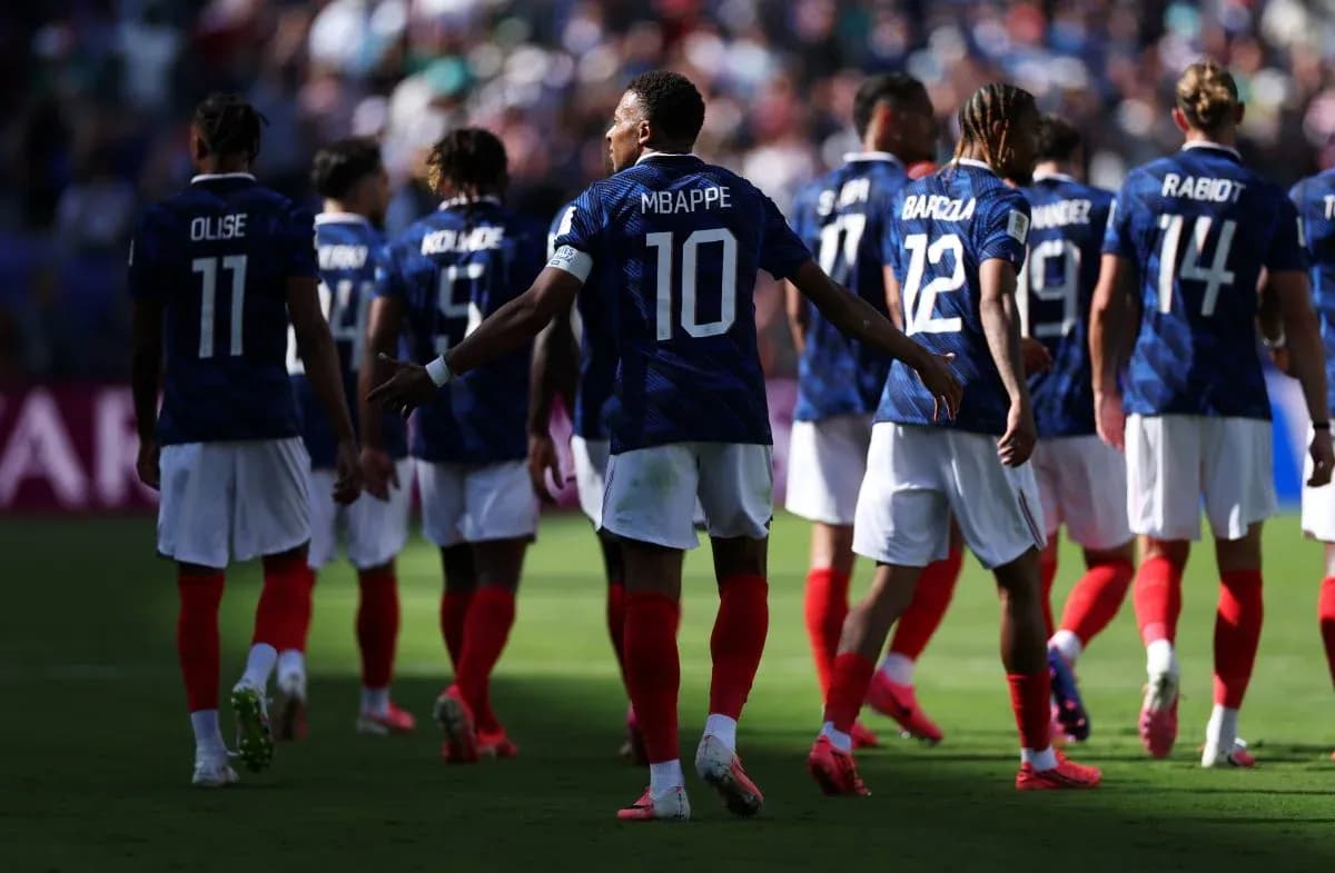 French team walking onto the field during match
