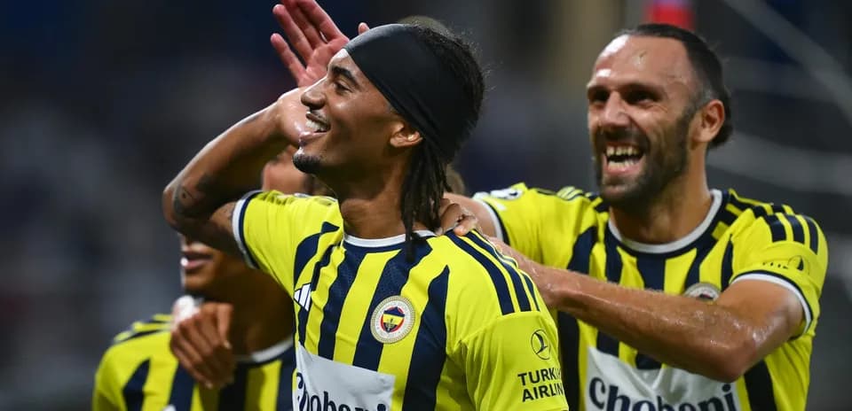 Fenerbahçe players celebrating a goal
