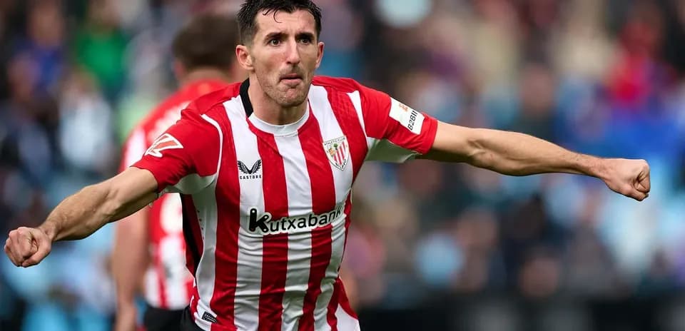 Athletic Club player celebrating a goal