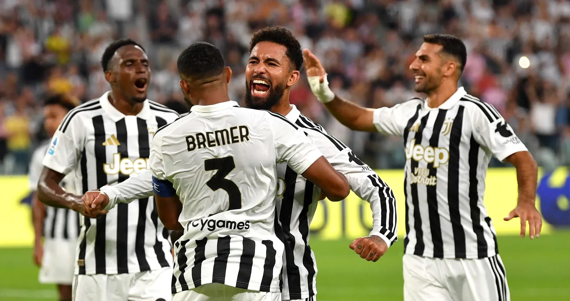 Juventus players celebrating a goal