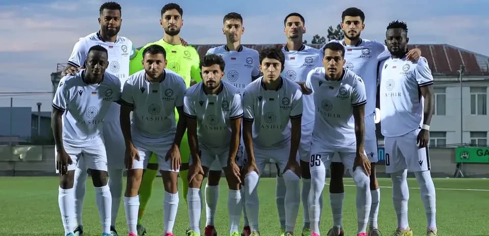 Ararat-Armenia team photo before match