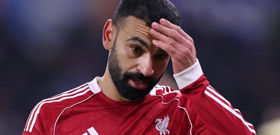 Mohamed Salah with hand on forehead during match