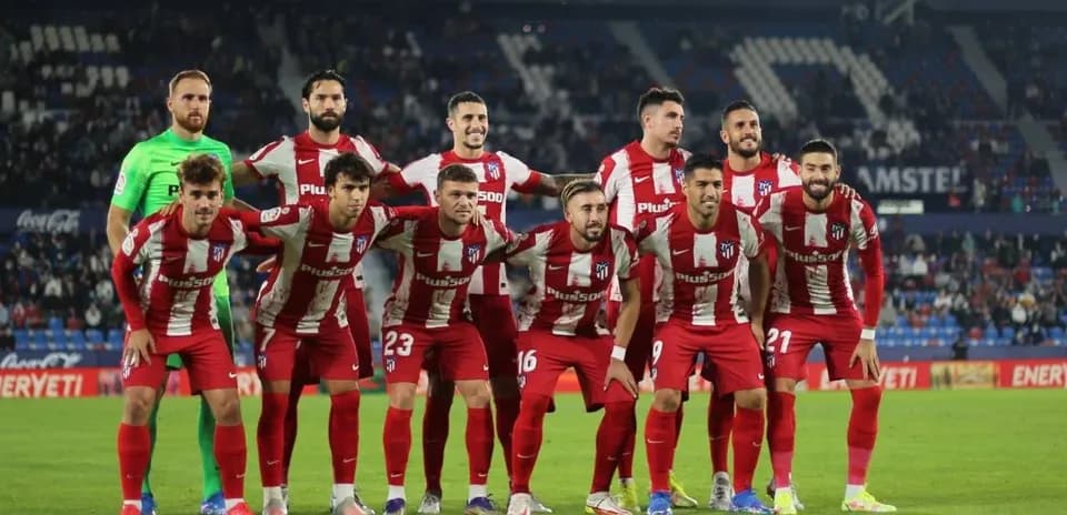 Atletico Madrid team photo before La Liga match