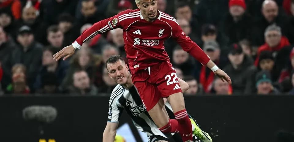 Liverpool player fouled by Newcastle opponent