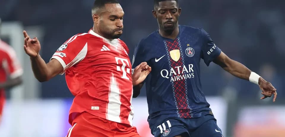Bayern and PSG players competing for the ball