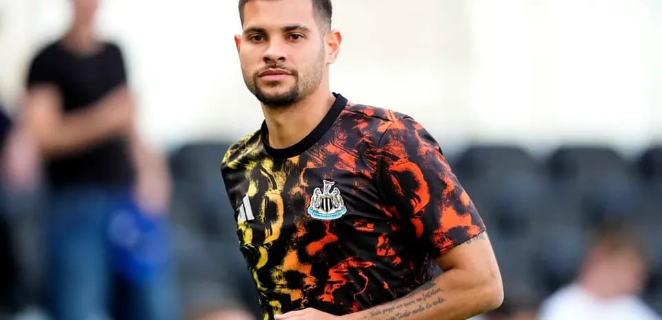Player in colorful training kit at Newcastle session
