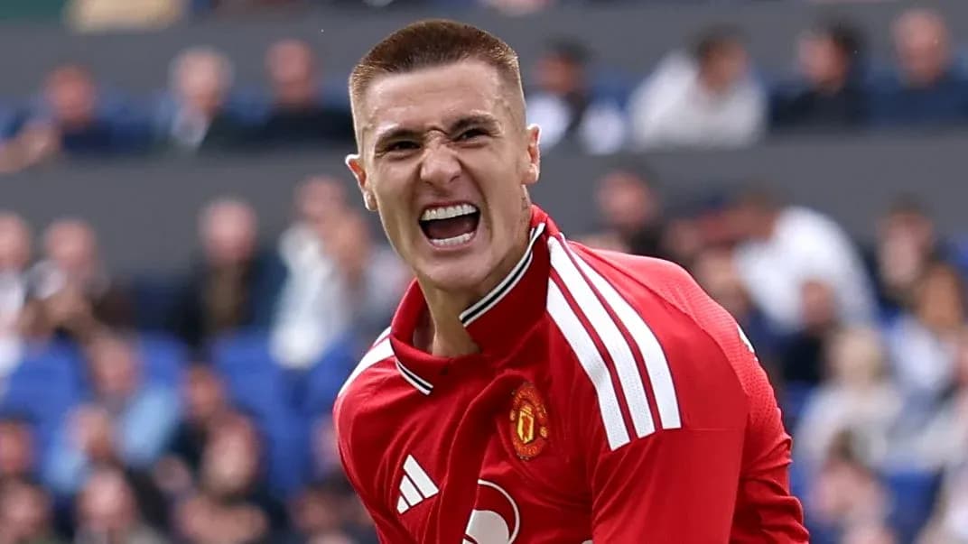 Player celebrating in Manchester United jersey during match