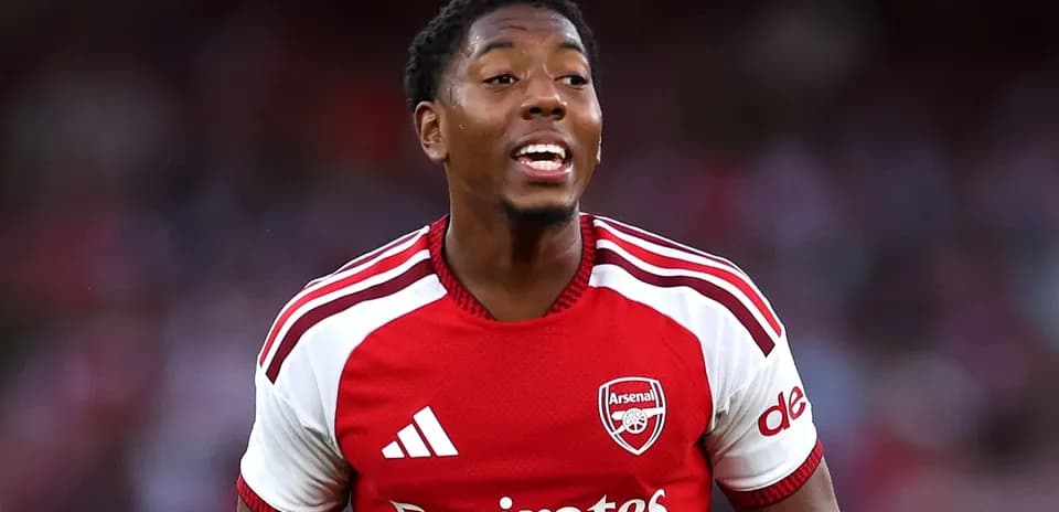 Player celebrating during Arsenal football match