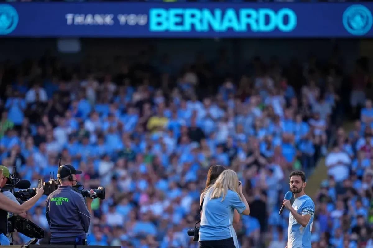 Bernardo Silva speaking to fans at stadium event