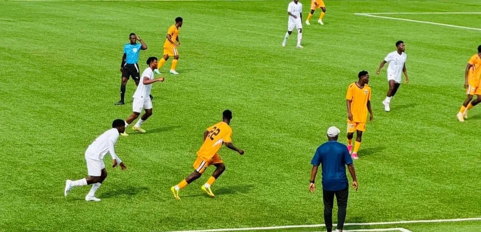 AS Sobemap players in action against Enugu Rangers