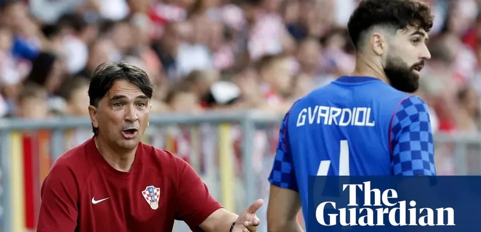 Croatian coach communicating with player during match