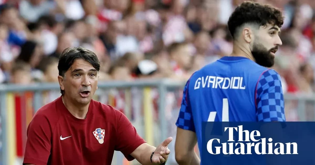 Croatian coach communicating with player during match